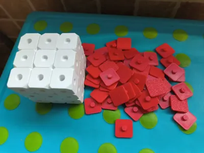 3D cube teaching aid for first-grade geometry, with a secure snap-fit structure