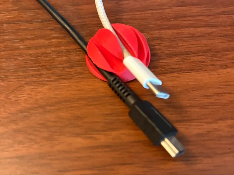 5 Slot Desktop Cable Holder