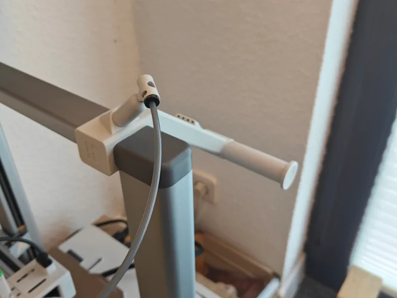 Low Profile Spool Holder with Manual Material Swap