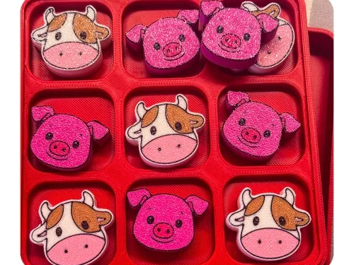 Farm Tic-Tac-Toe – Cows vs Pigs Travel Edition