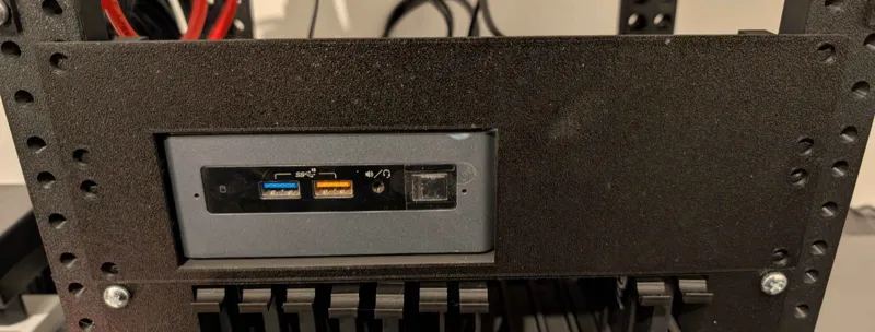 Intel NUC 10 Inch Rack