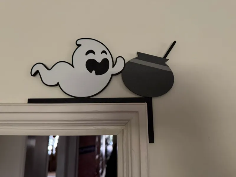 Ghost with cauldron - Door decor