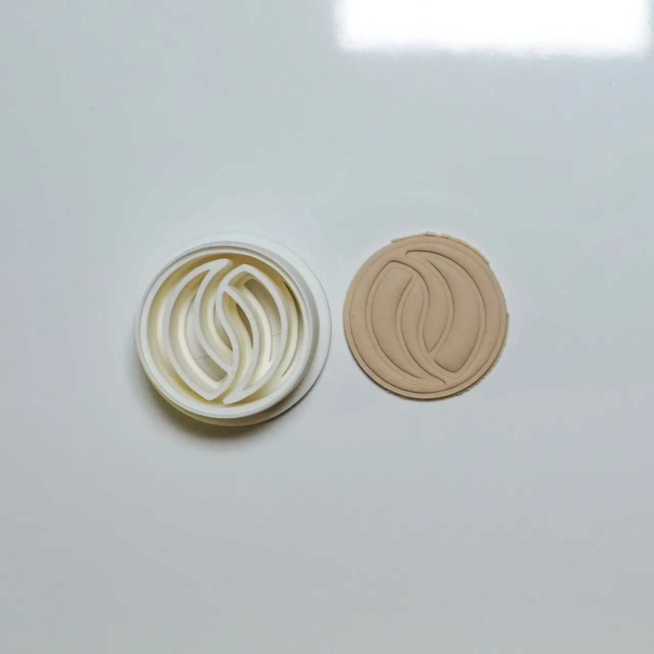 Ornate Circle Polymer Clay Cutter For Earrings view 2