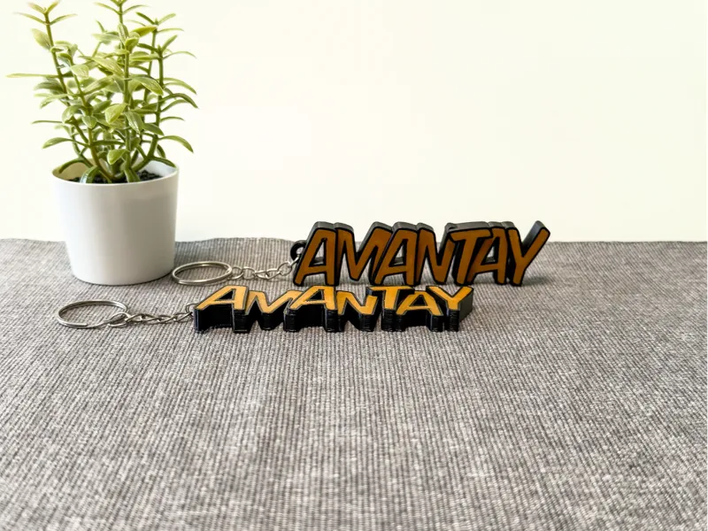 Schöner Schlüsselanhänger mit dem Namen Amantay