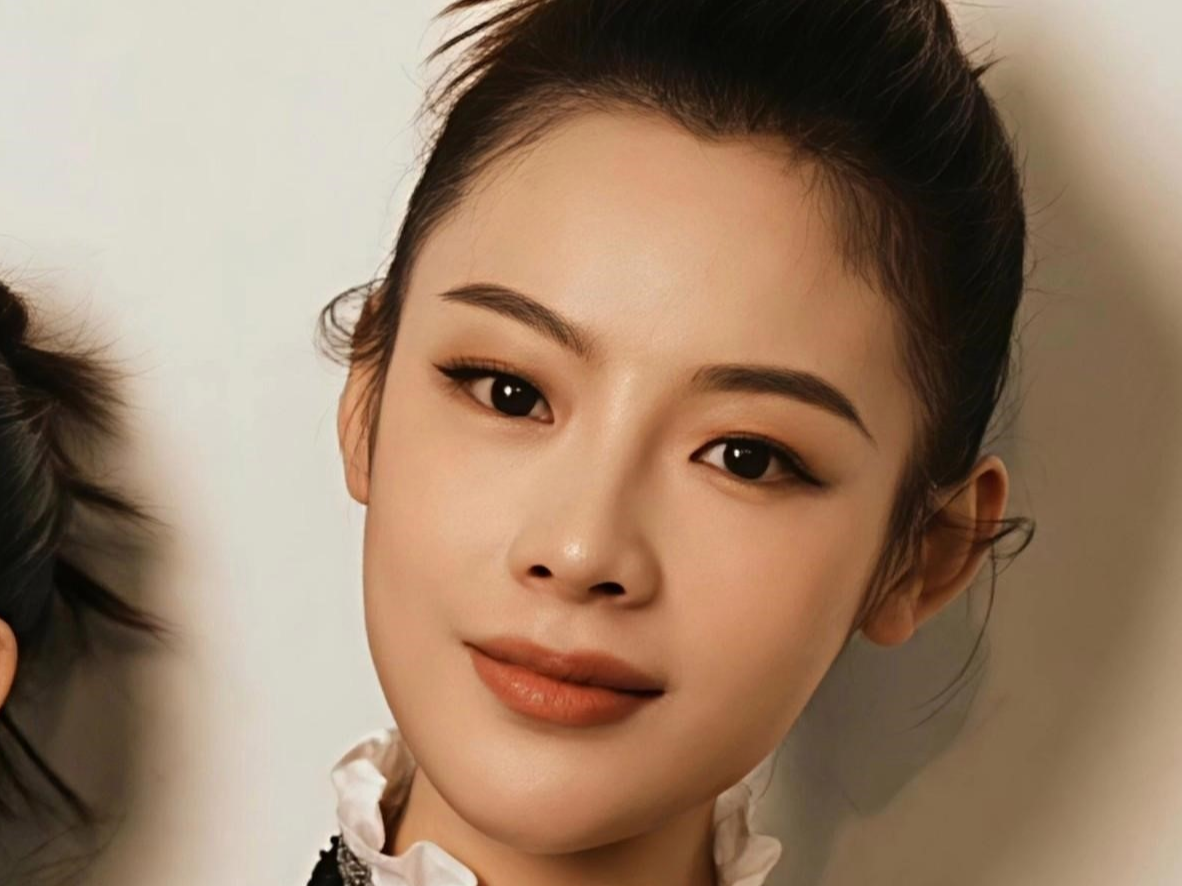 陈丽君半身雕像