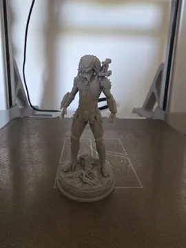 Pieza para disfraz o exhibición: The Predator Unmasked – Yautja Warrior — vista de referencia 3