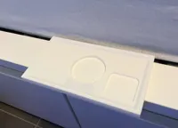 Étagère de chevet IKEA Malm avec support MagSafe pour iPhone — photo 4