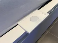 Étagère de chevet IKEA Malm avec support MagSafe pour iPhone — photo 2