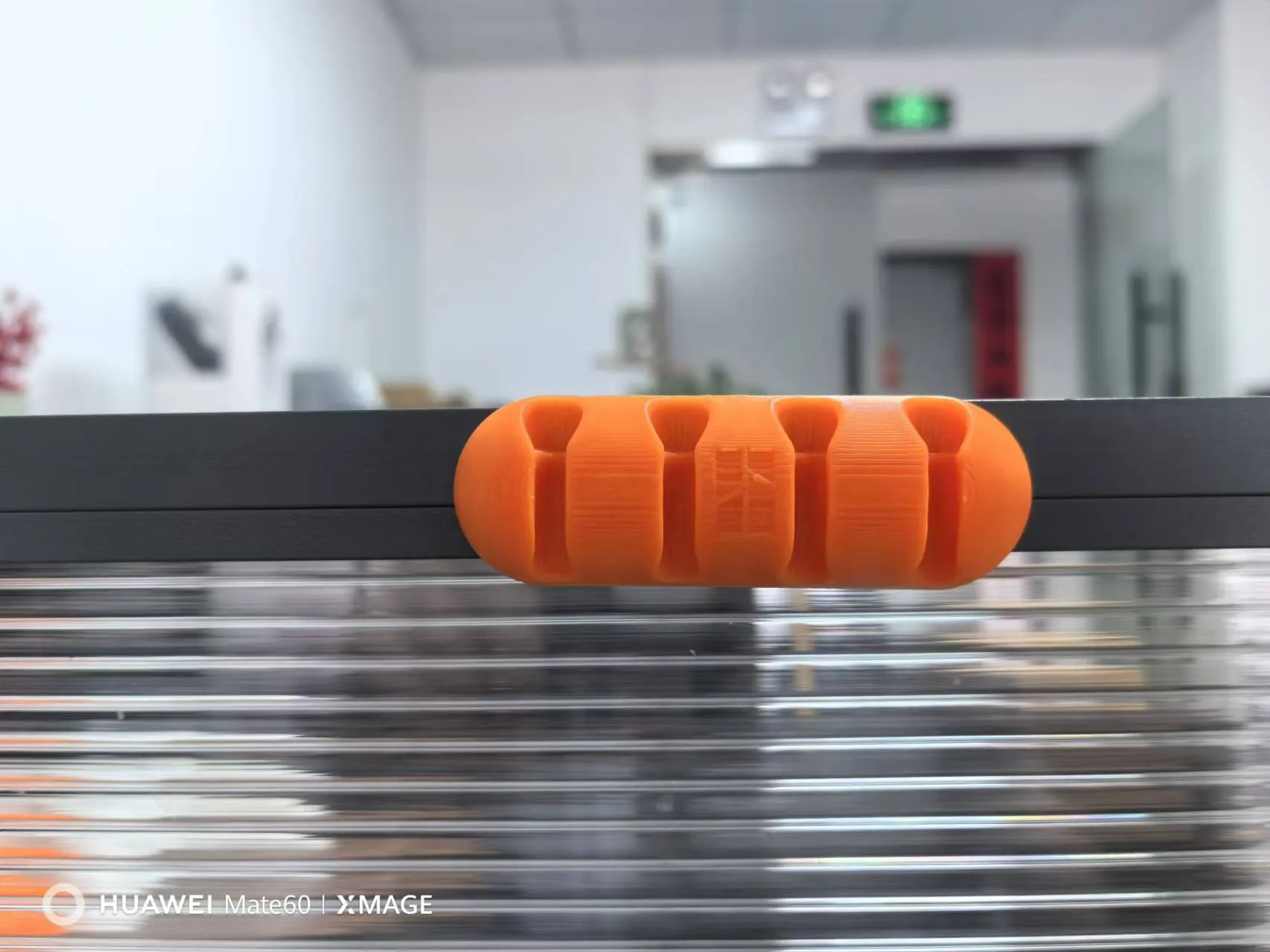 Miniatura 2 do modelo 3D 数据线收纳挂架,数据线收纳神器,数据线桌面收纳支架,磁吸数据线挂架,
