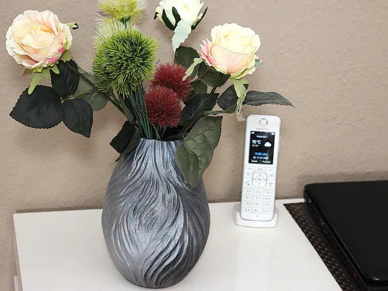 Designer Vase in Stein Optik, organische Wellen
