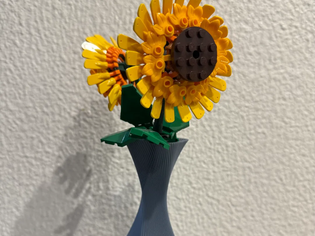Vase spirale pour fleurs en briques