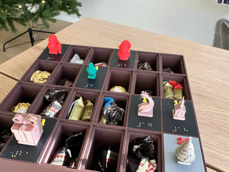 Accessible christmas calendar made by blind person