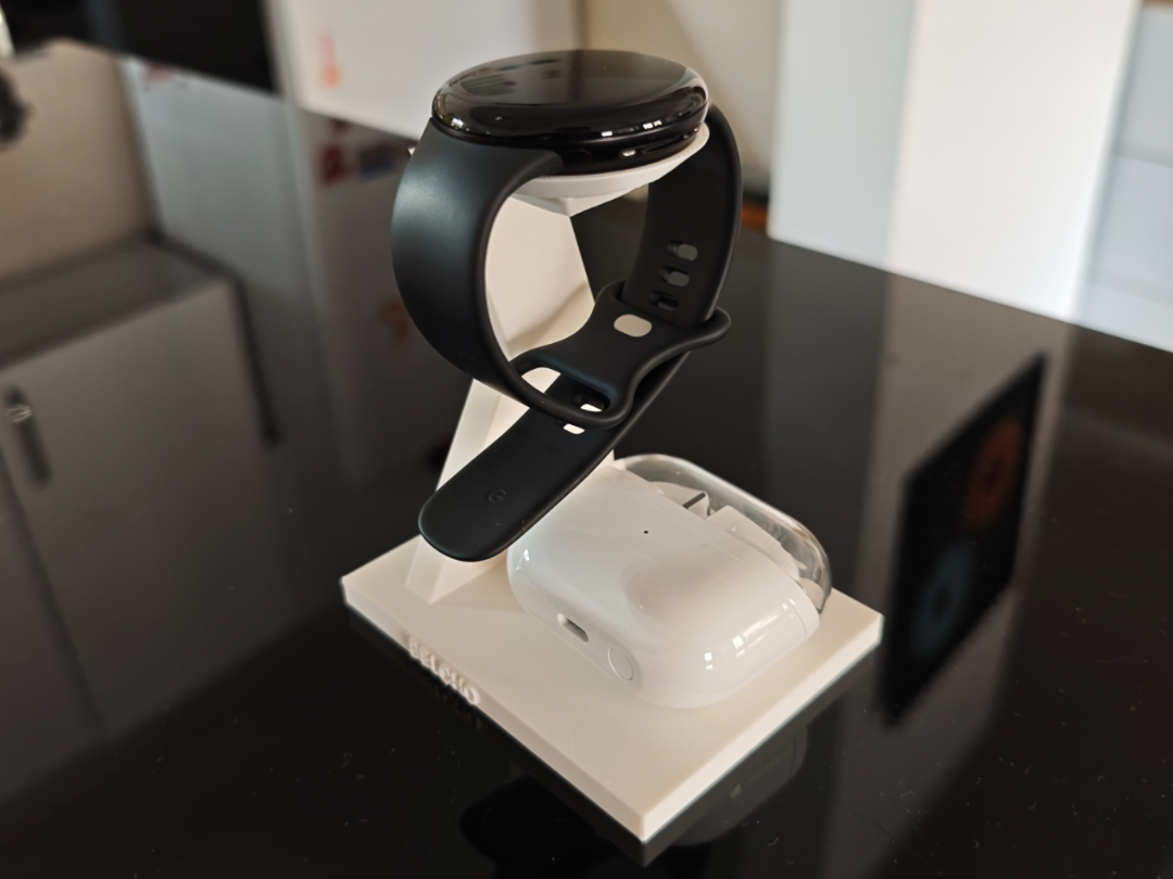 Stand for Pixel Watch 4 45mm 