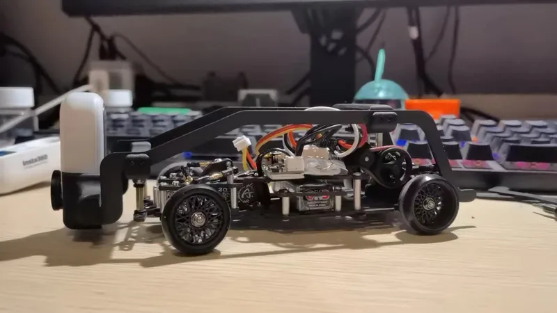 1:24 蚊车“蚊车无双2.5”底盘用 Insta360 GO2摄像机固定架