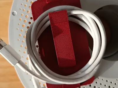 Compact Cable Organizer
