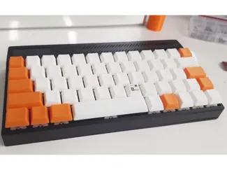 Retro-style wedge computer keyboard case