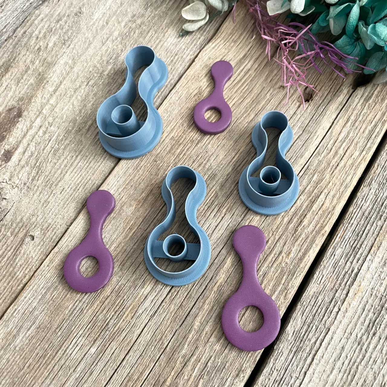 Drop and Organic Circle Earring Cutters view 2