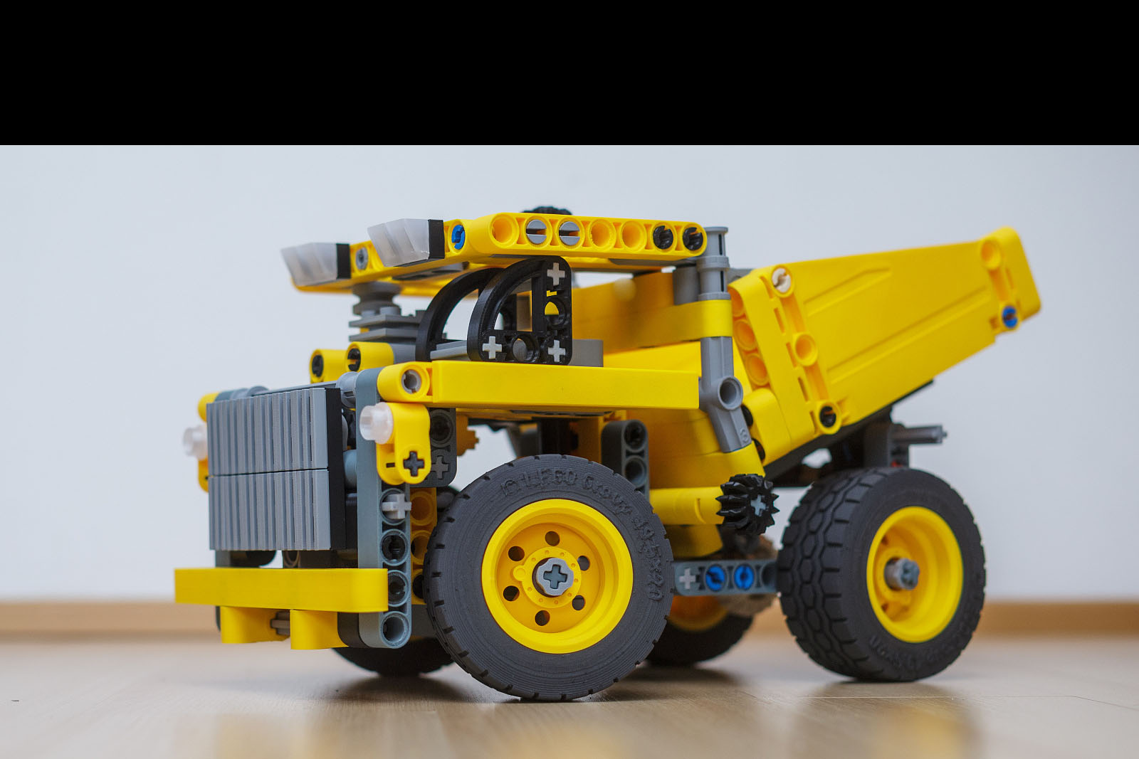 Miniatura 11 do modelo 3D Mining truck 300 %