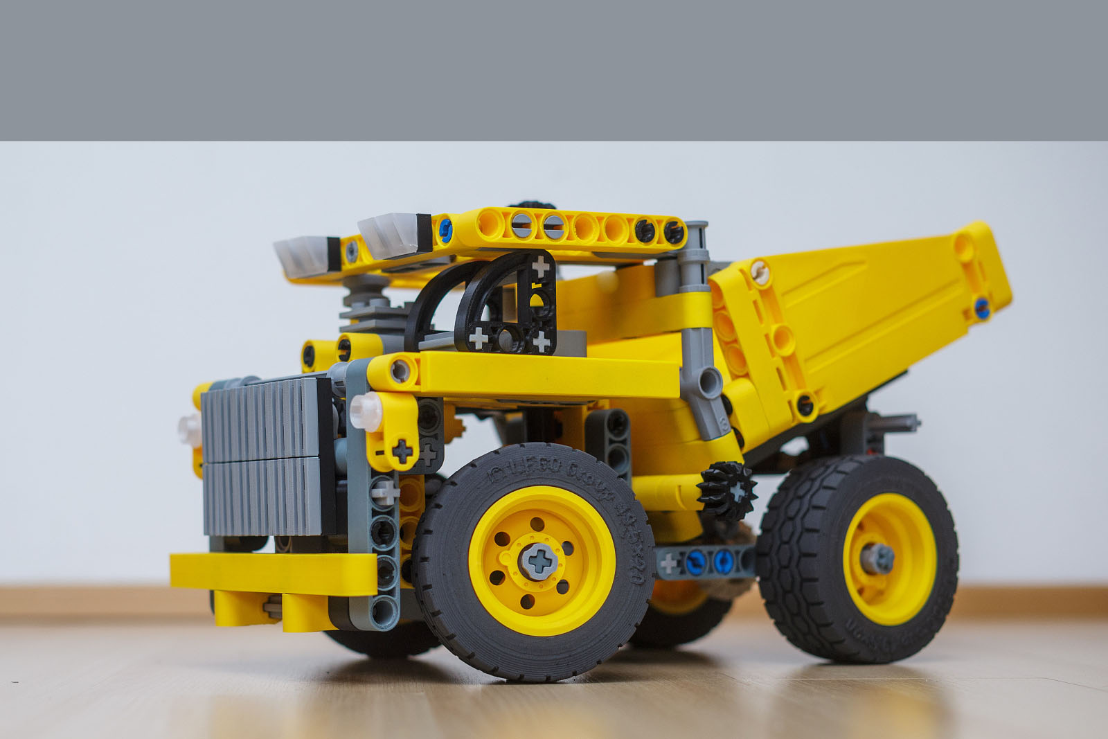 Miniatura 12 do modelo 3D Mining truck 300 %