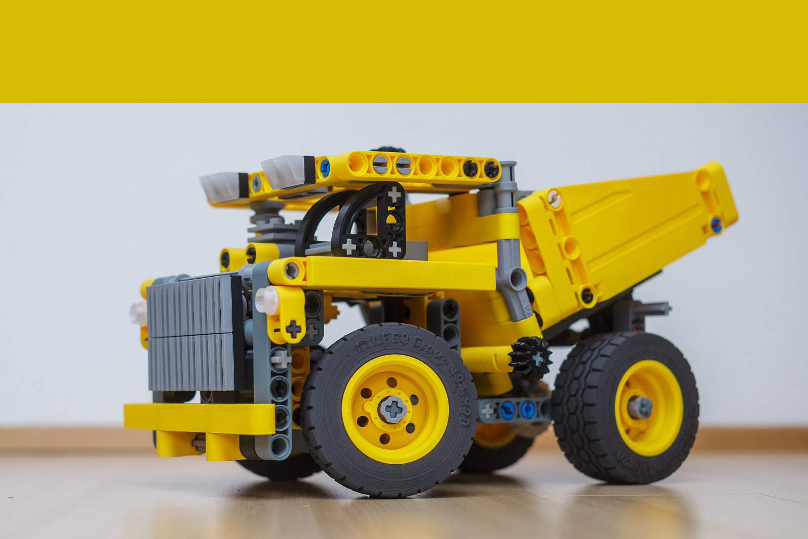 Miniatura 14 do modelo 3D Mining truck 300 %