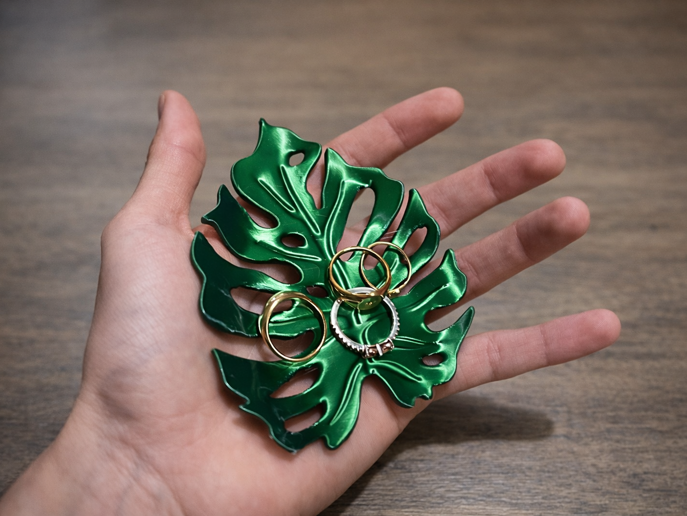 Leaf Ring Holder – Minimal Jewelry Organizer