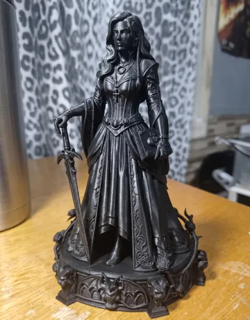 Modelo para impresión 3D: Feiticeira Gótica Graciosa Escultora do Crepúsculo — vista de referencia 5