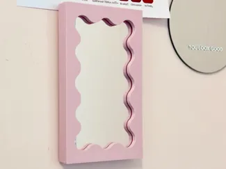 Wavy Mirror