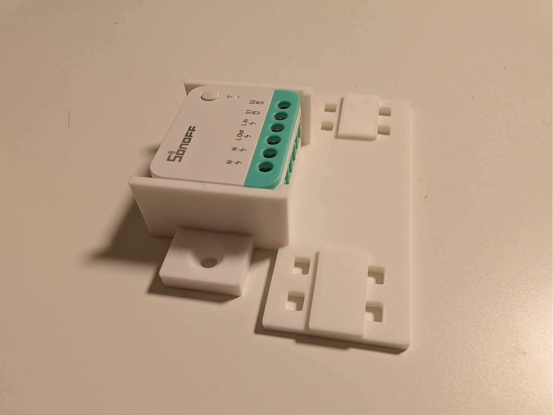Wall mount Sonoff mini r4m