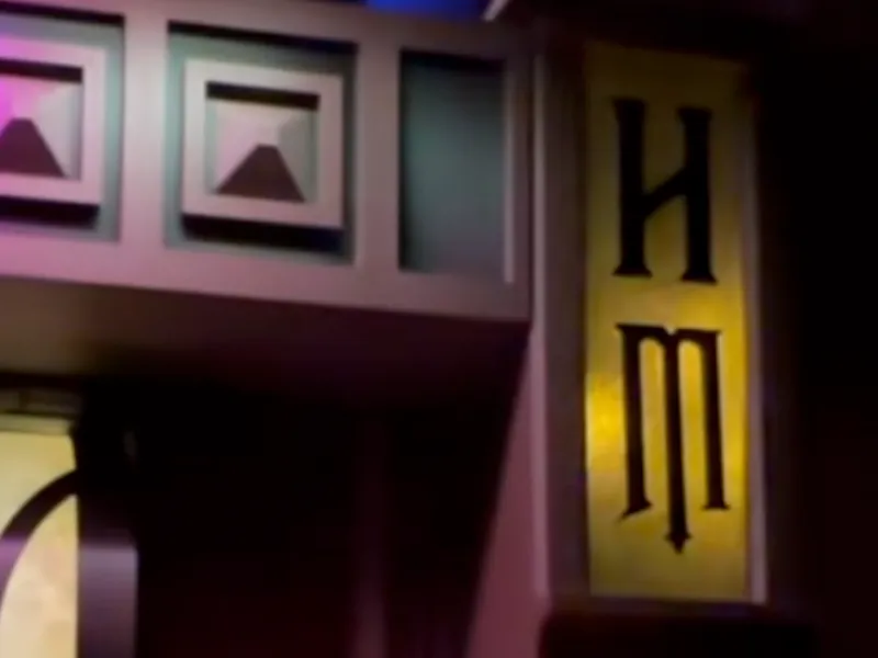 02 Haunted Mansion Wall - Trim Topper Insert