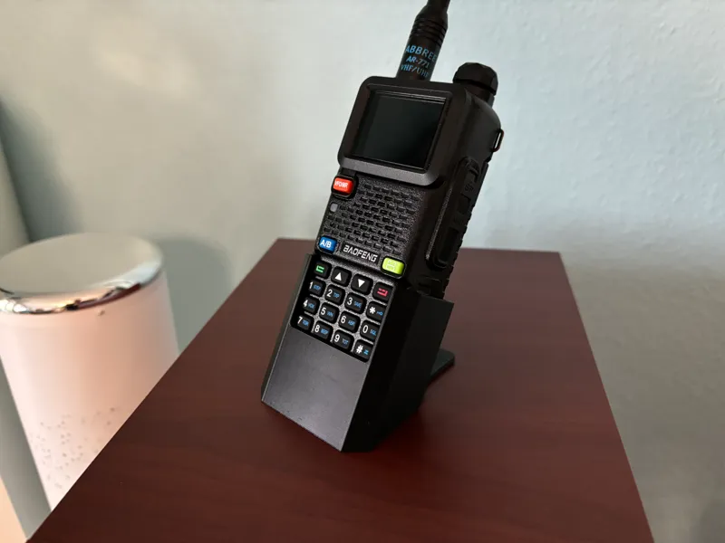 Baofeng UV-5RH Tischständer ohne Schrift