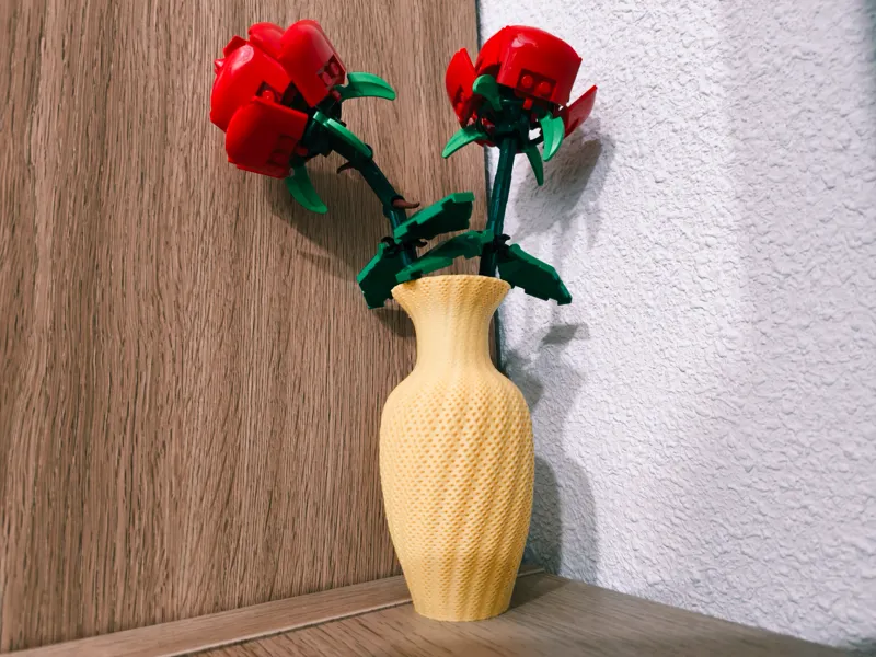 Vase for goLe's rose - Florero pequeño decorativo