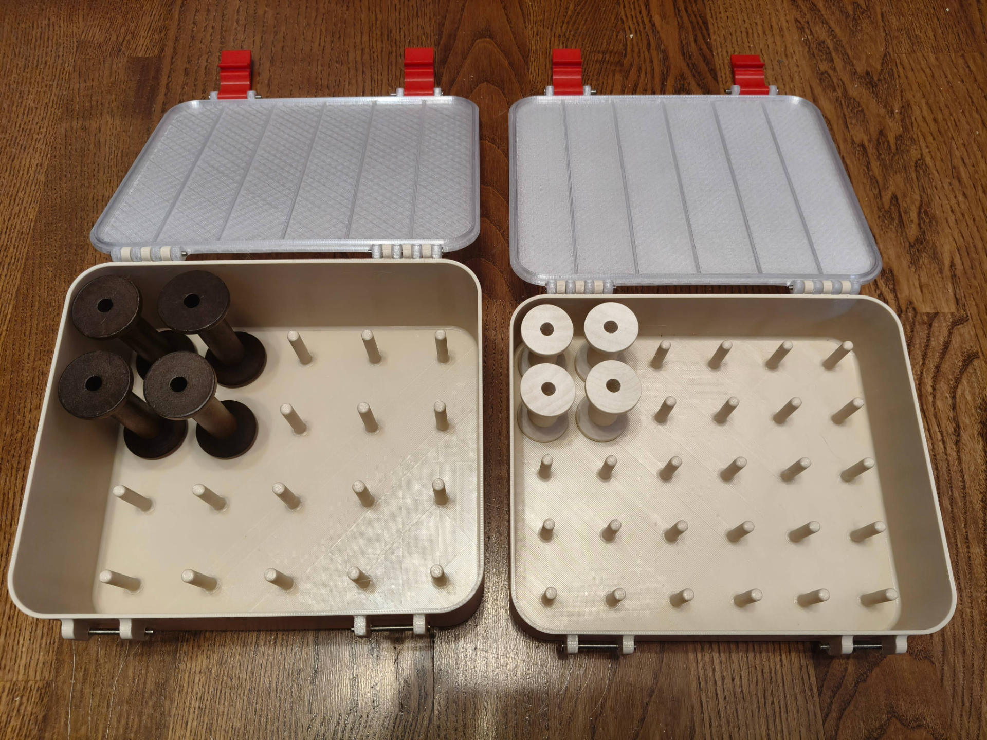 Boxes for storing spools of thread