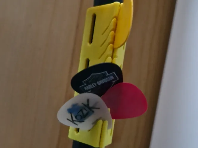 GuitarPick clip on V7 "Rockstand"