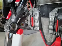 Cale d'écartement pour plaquettes de frein moto — photo 9