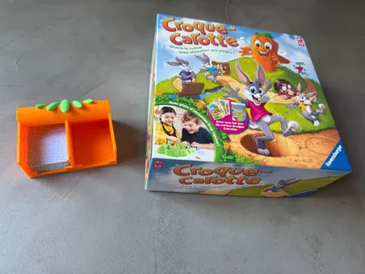 Croque-Carotte Card Dispenser