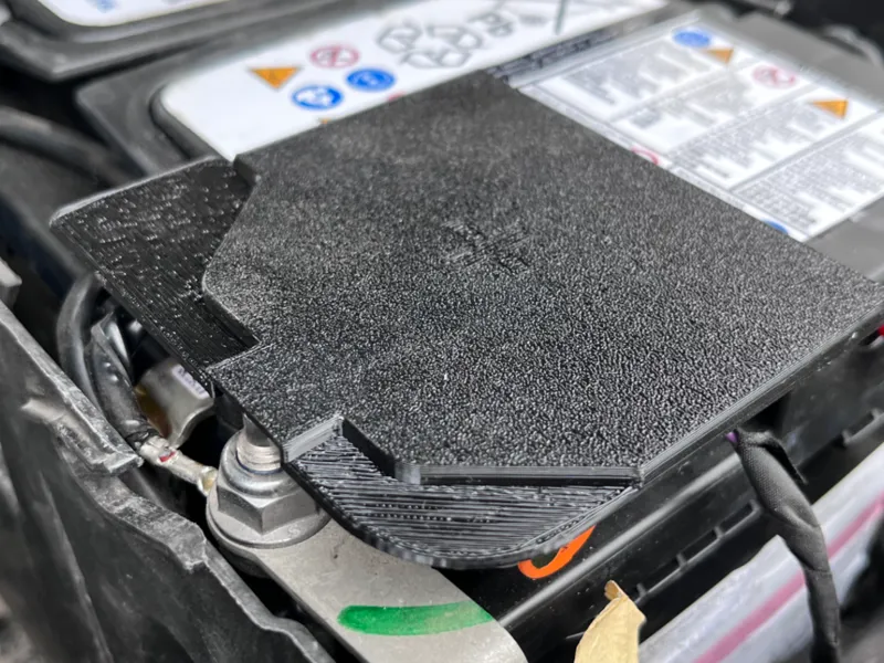 Infiniti QX30 battery positive pole cover