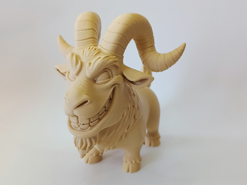 Widder "Horn Grin" mit wildem Fantasy Charme
