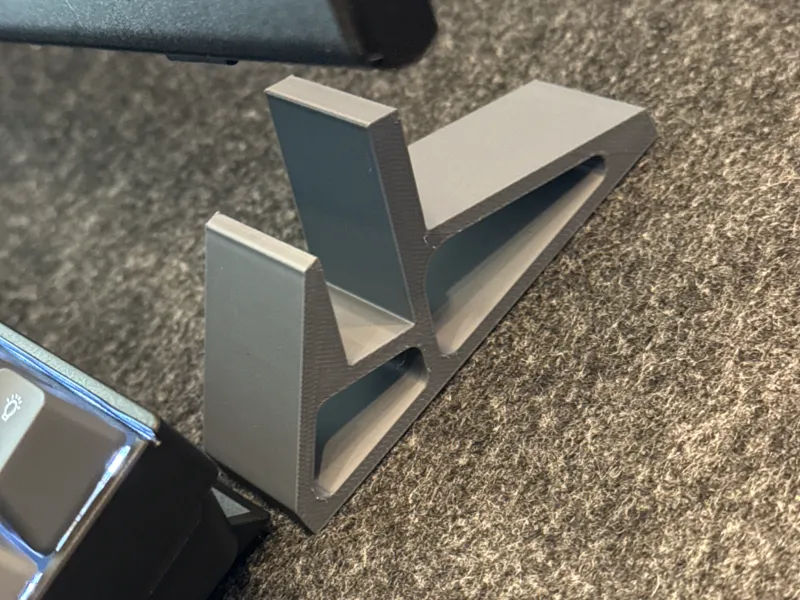monitor stand for MNN 15.6 portable monitor 