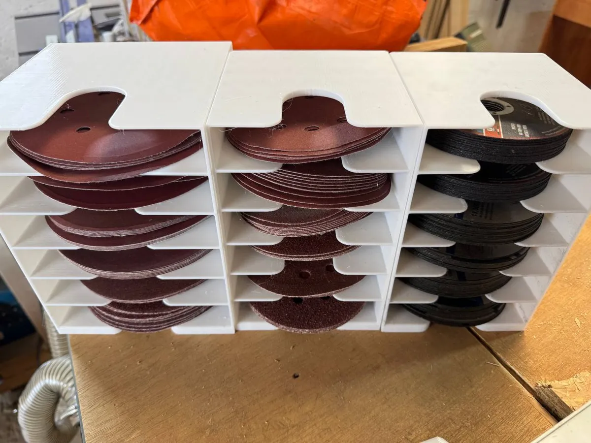 Disk Rack For Model 125mm Sanding and grindind disc rack - Free 3D Print Model - MakerWorld