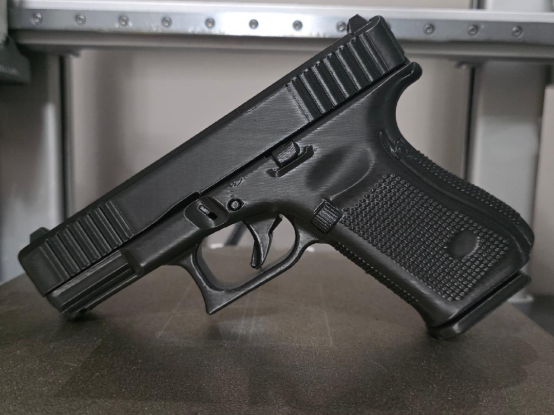 9mm 19 Gen5 Display_Prop Gun - 1