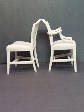 Figura decorativa: Miniature Shield-back Dining Chairs — vista de referencia 4
