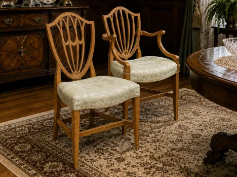Figura decorativa: Miniature Shield-back Dining Chairs — referencia de MakerWorld