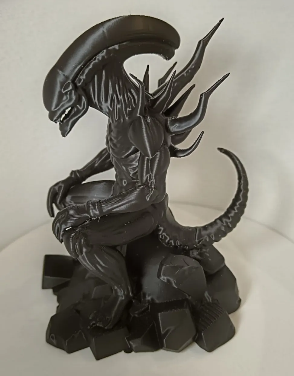 Xenomorph at Rest by Aleandrus MakerWorld: Download Free 3D Models