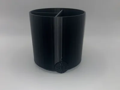 Circular toothbrush holder