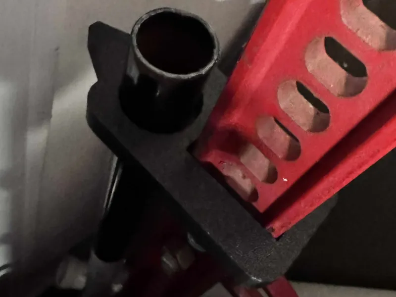 Retaining piece for Hi-Lift car jack