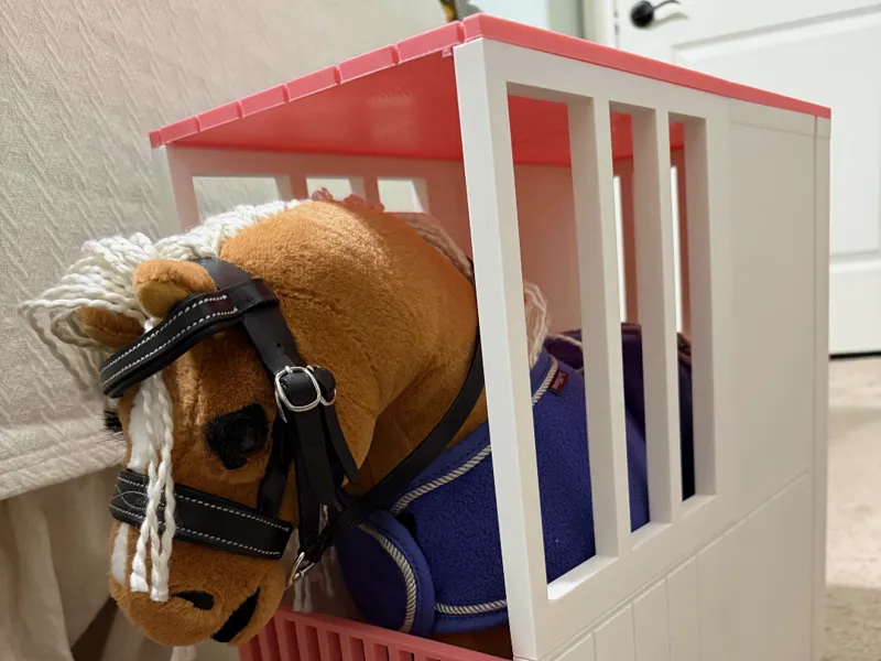 Stable for Lemieux Toy Pony
