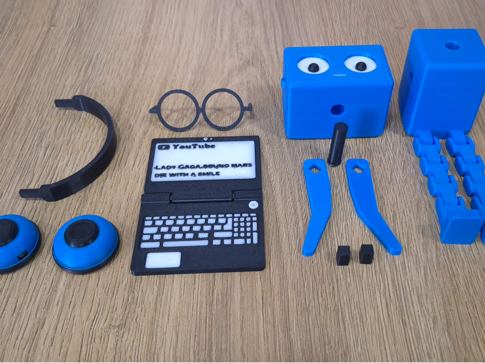 Wooby Collection Computer Robot