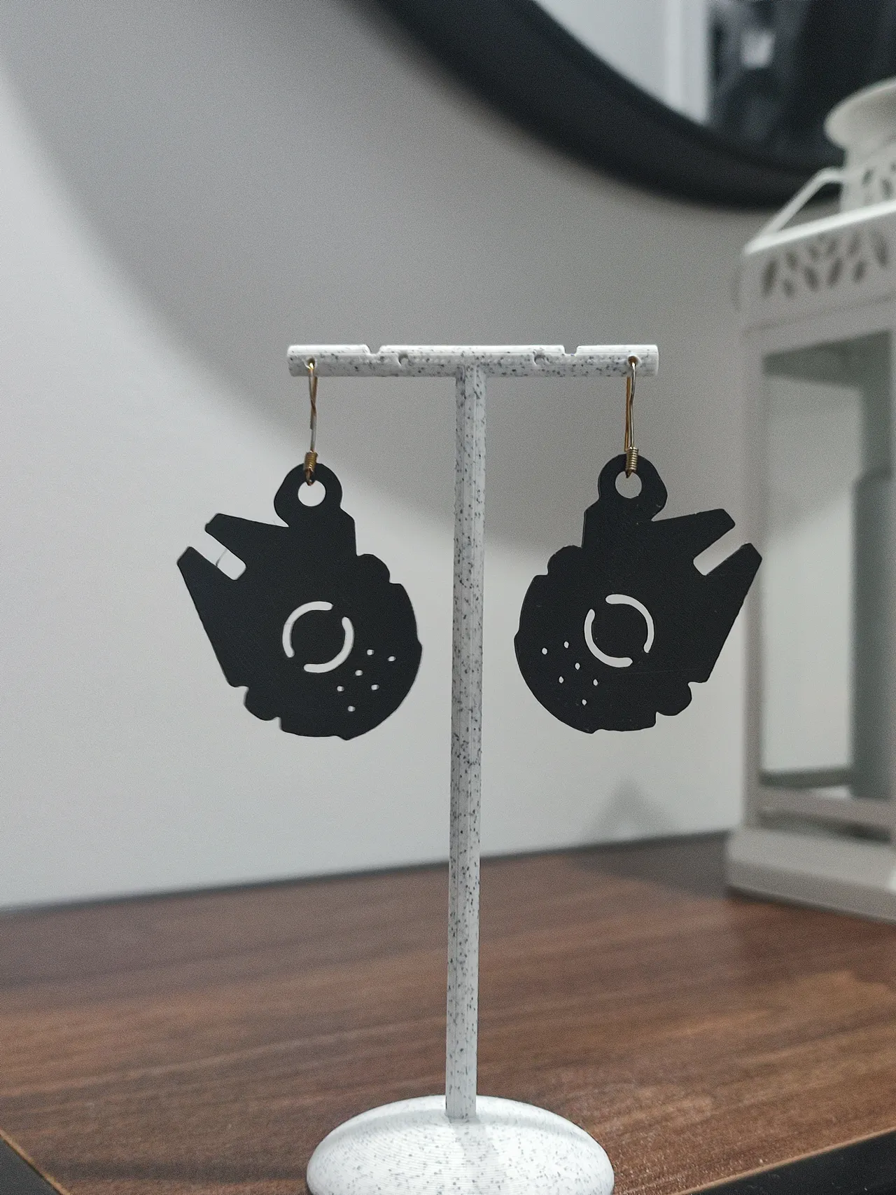 Aretes Millennium Silhouette view 2