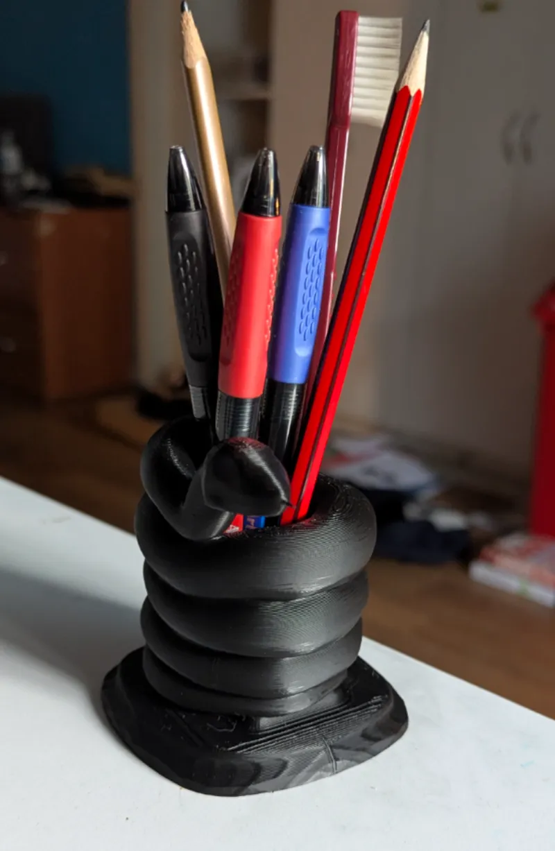 Snake Penholder (resizable)