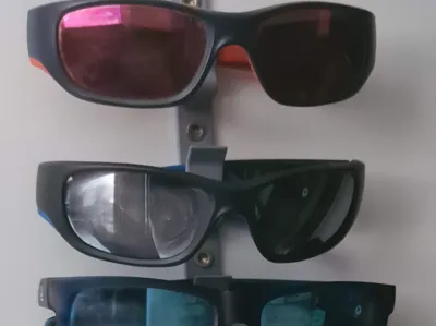 Sunglass wall mount